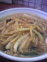 「肉細切りそば750円＋餃子350円」@喜久の写真