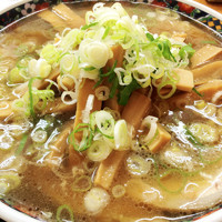 「寿(メンマ＋チャーシュー多め)」@陣屋の写真