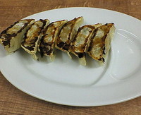 「タンギョウ　（セット価格１６０円相当・餃子単品４００円）」@トナリの写真