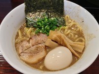 「らーめんアジ（味玉入り）800円＋大盛100円」@麺屋 鉄平の写真