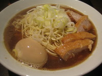 「肉中華そば＋大盛＋味玉　1050円」@麺処 遊 蕨店の写真