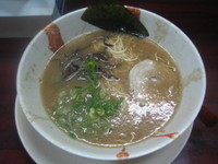 「ラーメン650円+無料替玉」@らーめん 由宇松本の写真