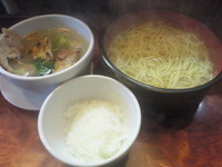 「【ＴＨＥ　５０ＴＨ】　海鮮　雪塩温つけ麺(１５００円)」@つけ麺 目黒屋の写真