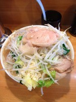 「小ラーメン ニンニクアブラ」@ラーメン二郎 八王子野猿街道店2の写真