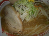 「白味噌ラーメン　味玉」@初代 麺や 宇三郎 古河店の写真