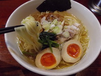 「自然洞（白）大盛+味玉君」@自然洞 麺舗の写真