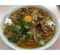 「肉入り中華そば大盛り＋生卵：650＋50円」@中華そば いのたに 本店の写真