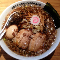 「中華そば味玉入り  800円」@黒煮干し中華そばとつけめんの店 綱哲の写真