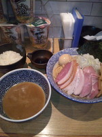 「和えつけ鶏白湯そば (中盛り)＋ごはん」@麺屋 一燈の写真