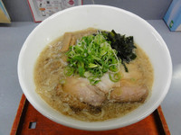 「秀一らあめん」@自家製にぼしらあめん 秀一 穂波店の写真