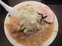 「味噌ラーメン700円(オープン記念300円)野菜多め」@こってりらーめん誉 新松戸店の写真