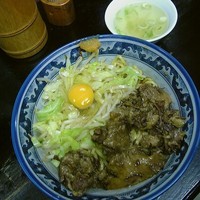 「牛すじラーメン(ぶっかけに変更＋麺・温＋ニンニク)」@らーめんしょっぷ中吉 綾瀬店の写真