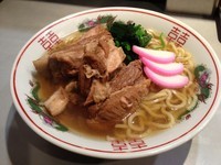 「【季節の中華そば】スペアリブの鰹風味そば（大盛り）、850円」@中華蕎麦 瑞山（ZUIZAN）の写真