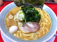 「豚骨醤油（大盛）＋ほうれん草＋ドームライス（半ライス）」@横浜家系ラーメン 清六家 東京大山アジトの写真