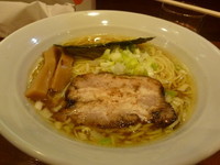 「鶏醤油ラーメン」@七麺鳥の写真