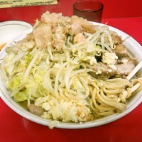 「大ブタ（全マシ）+生卵　850円+50円=900円」@ラーメン二郎 茨城守谷店の写真