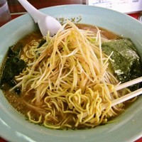 「ネギミソラーメン（麺カタ）+中盛　850円」@ラーメンショップ 前ヶ崎店の写真