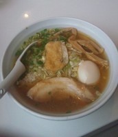 「あっさり魚出汁(醤油)＋味玉」@はりけんラーメンの写真