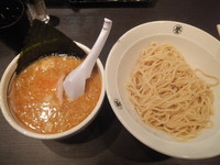 「つけめん黒（味噌ベース）＆めんま・薬味多め750円→300円」@こってりらーめん誉 新松戸店の写真