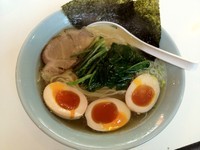 「淡麗塩ラーメン＋味玉（￥650＋￥100）」@ラーメン専門店 いなばの写真