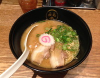 「豚骨醤油らーめん」@TOKYO 豚骨 BASE MADE by 博多一風堂 ecute品川サウス店の写真