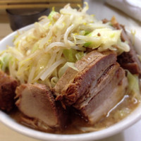 「ラーメン豚入り」@ラーメン荘 歴史を刻め 本店の写真