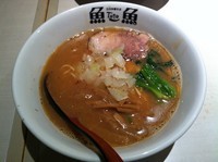 「焦がし煮干しラーメン」@立川中華そば 魚魚-toto-の写真