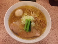 「塩ネギラーメン ７５０円＋味付け煮玉子１００円」@ラー麺専門店 こしがやの写真