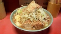 「大盛チャーシュー900円　ヤサイマシマシニンニクアブラカラメ」@ラーメン二郎 歌舞伎町店の写真