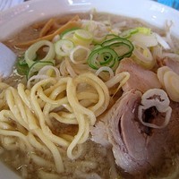 「しょうゆらーめん　650円」@背脂こってりらーめん 楽多の写真