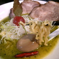 「バジルdeグリーン味噌 780円 + トッピング」@麺 藏藏の写真