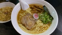 「ら〜めん(細麺)700円+ライス100円(チャーハンに変更)」@大勝軒 まるいち 六本木店の写真