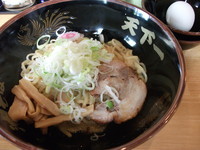 「豚骨油そば+半熟玉子」@天下一油そば 立川店の写真