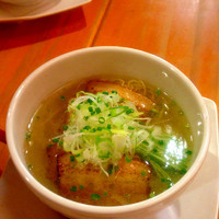 「淡麗塩そば(チャーシュートッピング)」@麺処まるわの写真