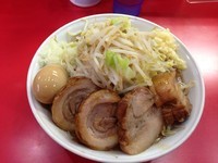 「小らーめん➕豚2枚➕とろ~り」@麺屋 桐龍の写真