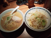 「濃厚とんこつ醤油ラーメン（野菜山盛）」@麺家 聖の写真