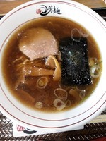 「しょうゆらーめん」@芳麺の写真