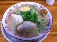 「豚骨らーめん」@中華そば専門 めんやいただきの写真