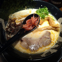 「えび塩とんこつらーめん （大盛サービス、650円）」@らーめん博多維新 大井町店の写真