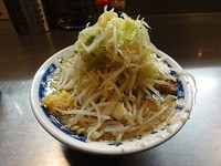 「ラーメン小　650円　野菜多め/ニンニクマシ」@らーめん大 蒲田店の写真