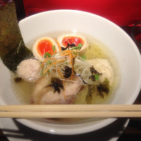 「味玉塩ら〜めん」@鶏喰～TRICK～の写真
