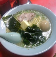「塩ラーメン(並)＋バター」@ラーメンショップ 堀切店の写真