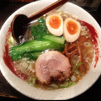「塩らーめん600円＋煮玉子100円」@らーめん 中々の写真