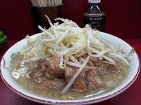 「小ブタ ￥800 ニンニク」@ラーメン二郎 京急川崎店の写真