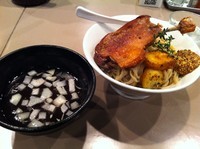 「限定：シャラン産鴨モモ肉のコンフィとあっさり鴨赤ワインスープ」@つけ麺 五ノ神製作所の写真