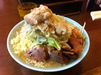 「ぶた入りラーメン 800円(ヤサイマシマシニンニクアブラ）」@ラーメン二郎 池袋東口店の写真