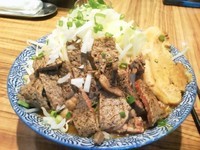 「カレーらーめん並＋ステーキ」@ラーメン燈郎の写真