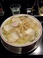 「肉煮干し中華そば＋背脂」@肉煮干し中華そば さいころの写真