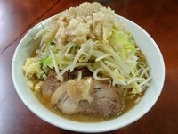 「小ラーメン（650円）ニンニクアブラ」@ラーメン二郎 めじろ台法政大学前店の写真