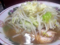 「小ラーメン　麺少なめ、にんにく　650円」@ザ・ラーメンスモールアックスの写真